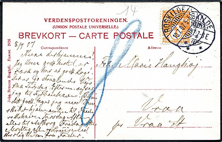 Ufrankeret brevkort fra Roskilde d. 8.7.1907 postalt opfrankeret med 1 øre Bølgelinie stemplet Roskilde d. 10.7.1907 til Vraa. Opfrankeret for at kunne befordres, men også udtakseret i “8” øre porto som skulle betales af modtageren. 