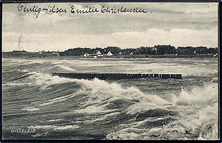 5 øre Chr. X på brevkort (Gilleleje) annulleret med godt bureaustempel Gribskovbanen T.7 d. 22.7.1915 til København. 
