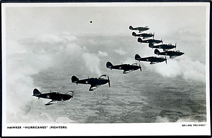 Hawker Hurricane jagermaskiner fra RAF i formation. The Fighting Services u/no.