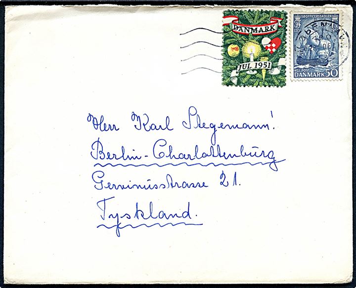 50 øre Søofficersskolen og Julemærke 1951 på brev fra København d. 22.12.1951 til Berlin, Tyskland.