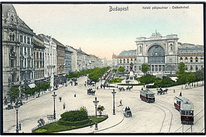 Ungarn, Budapest, Østbanegården med sporvogne. 