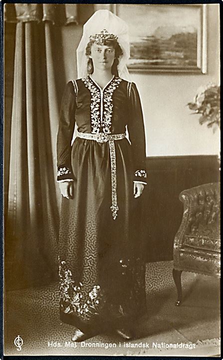 Dronning Alexandrine i islandsk nationaldragt. J. Chr. Olsen no. 40.