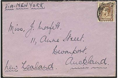 1½d George V på brev fra Jamaica 1939 (?) til Auckland, New Zealand. Påskrevet: via New York.