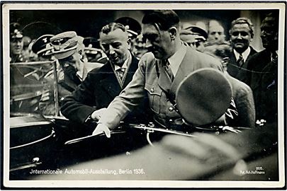 Tyskland. Internationale Automobil Ausstellung, Berlin 1936. Besøg af Adolf Hitler. Foto Hch. Hoffmann no. 205. 