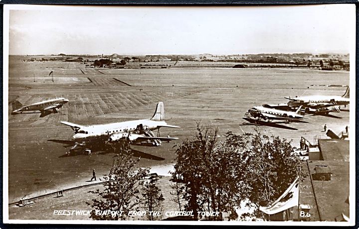 Prestwick lufthavn med bl.a. Norwegian Air Lines DC-3 og maskiner fra Air Transport Command. Valentine's no. B.6.