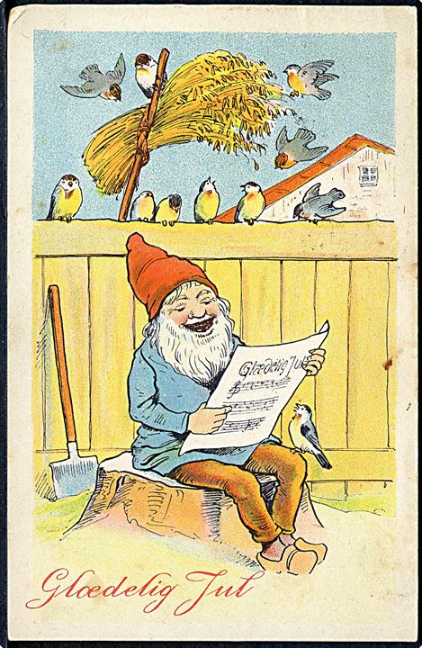 Glædelig Jul. Nisse sidder på træstub og synger. Tegnet af Fritz Kraul. Stenderes, serie 234. 
