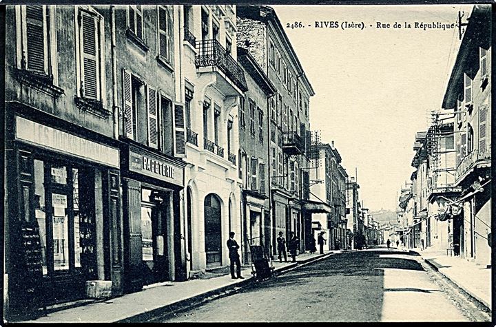 Frankrig. Rives. Rue de la Republique. No. 2486. 