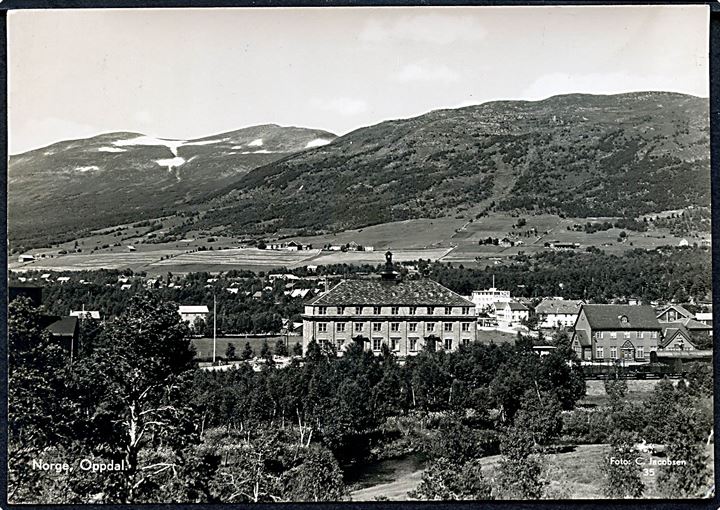 Norge. Oppdal med Banegården. Tog ses. Foto: C. Jacobsen no. 35. 