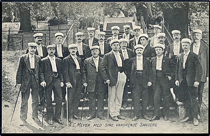A. C. Meyer med sine vandrene Sangere. No. 881 - 17. 