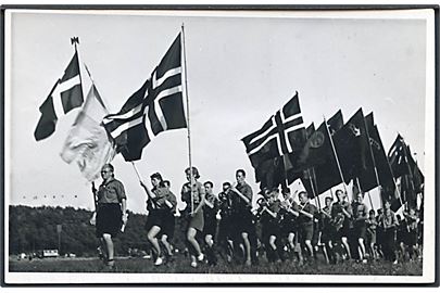 Spejder. Nordiske spejdere på march. K Ltd. u/no.