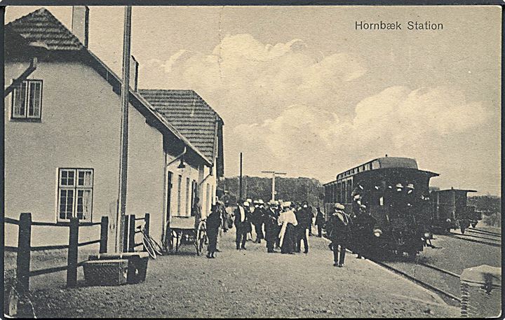 Hornbæk, jernbanestation med tog. J.M. no. 532.