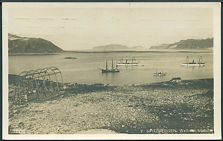 Svalbard. Virgo Bay, Wellman station og flere skibe. Mittet & Co. No. 7.