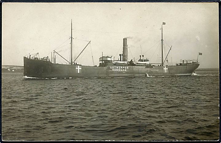 “Antwerpen”, S/S, DFDS i neutralitetsbemaling. Sænket af ubåd UC77 d. 18.11.1918 i Kanalen. Fotokort u/no.
