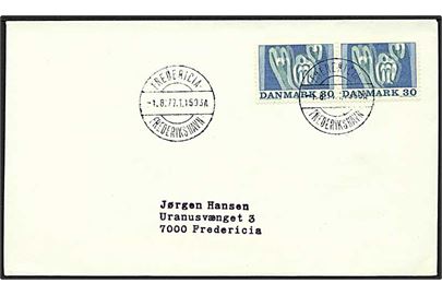 30 øre Sport i parstykke på brev annulleret med bureaustempel Fredericia - Frederikshavn T.1593A d. 1.8.1977 til Fredericia.