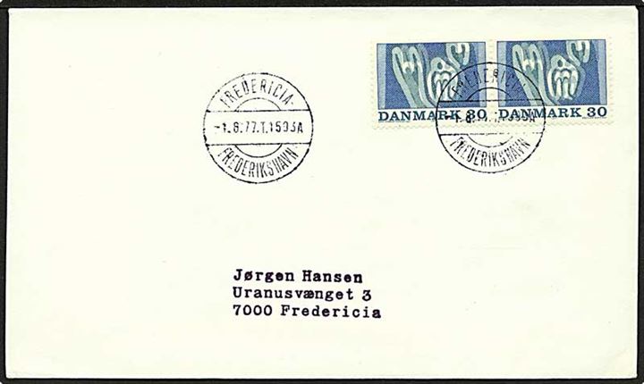 30 øre Sport i parstykke på brev annulleret med bureaustempel Fredericia - Frederikshavn T.1593A d. 1.8.1977 til Fredericia.