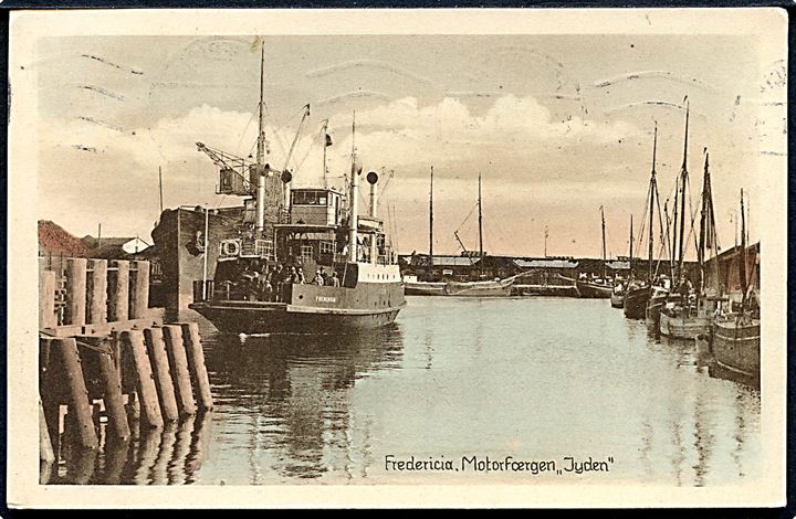 Fredericia, havn med motorfærgen “Jyden”. Stenders Fredericia no. 29.