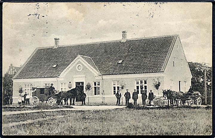 Byrum, Læsø, Posthuset med postbude og postvogn. Melchiorsen no. 29612. 