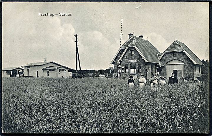 Faustrup, jernbanestation. W. Schützsack no. 58067.