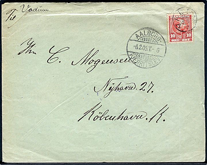 10 øre Chr. IX på brev annulleret med stjernestempel VADUM og sidestemplet bureau Aalborg - Fjerritslev T.6 d. 6.2.1905 til København.