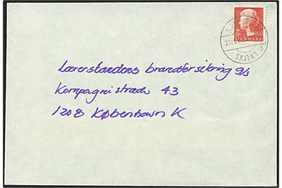 1,60 kr. Margrethe på brev annulleret med bureaustempel Skanderborg - Skjern sn3 T.3970 d. 26.1.1982 til København.