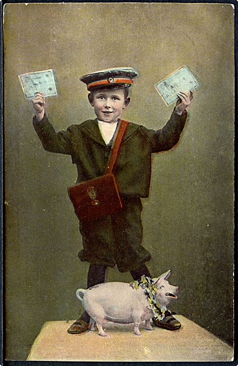 Dreng som postbud med breve i hænderne. No. 1603,3. 