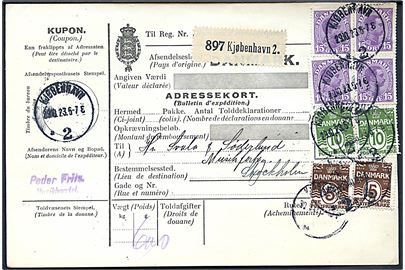 5 øre (2), 10 øre (2) Bølgelinie og 15 øre Chr. X (4) på 90 øre frankeret internationalt adressekort for pakke fra Kjøbenhavn d. 29.10.1923 til Stockholm, Sverige.