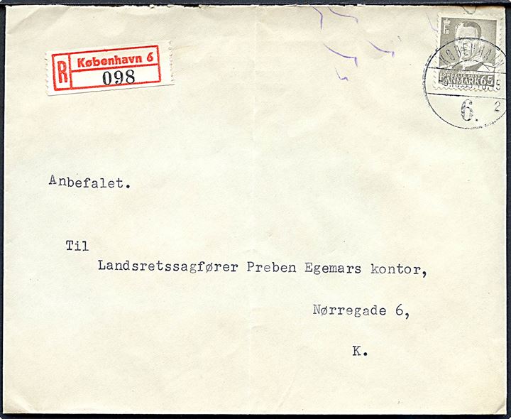 65 øre Fr. IX single på lokalt anbefalet brev i København d. 9.10.1956. Lodret fold.