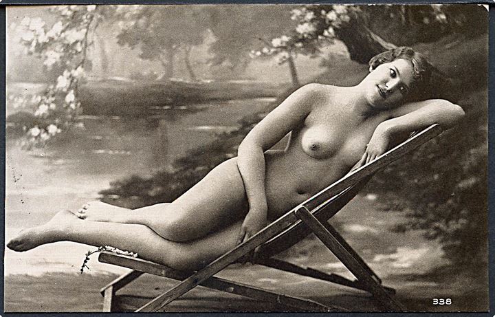 Erotisk postkort. Nøgen kvinde i liggestol. Nytryk Stampa PR no. 244.    