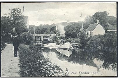 Ved Frederiksdal med rutebåde. Stenders no. 3776. 