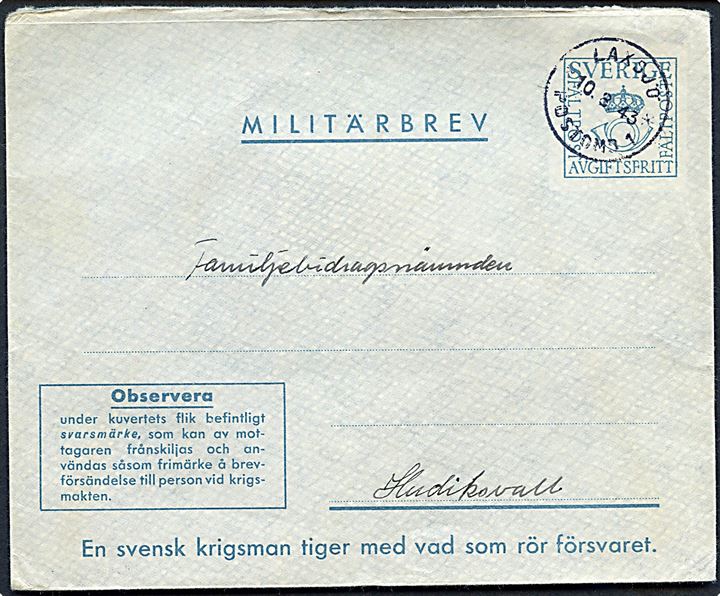 Militärbrev stemplet Laxsjö * Postomb 1 * (= Flykälen) d. 10.8.1943 til Hudiksvall. Med ubenyttet svarmærke.