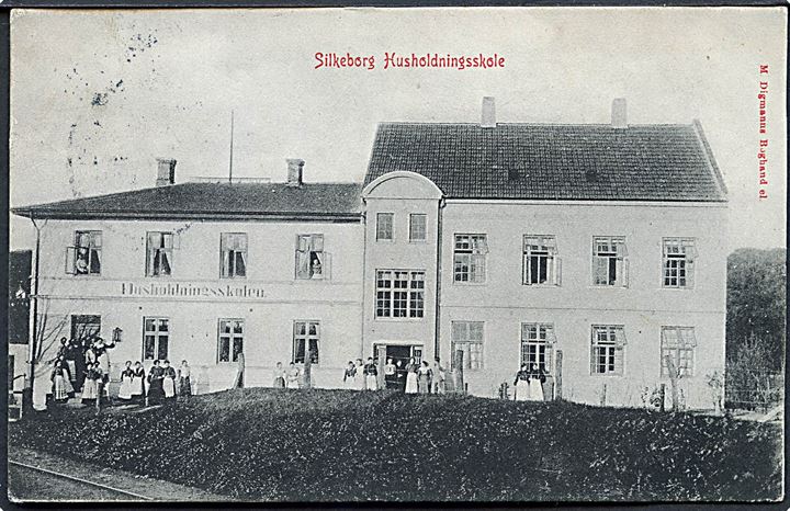 Silkeborg Husholdningsskole. M. Digmanns Boghandel u/no. 