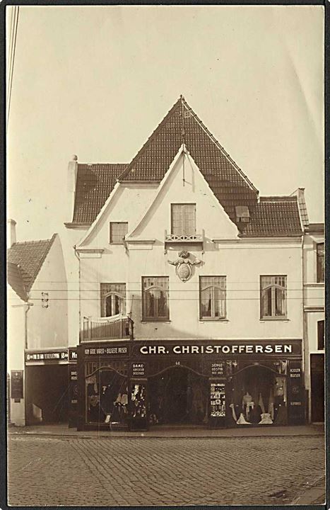 C. Christoffersens manufakturhandel i Bogense. Fotokort u/no.
