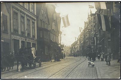 Flensborg Gadeparti. Fotokort no. 2260. 