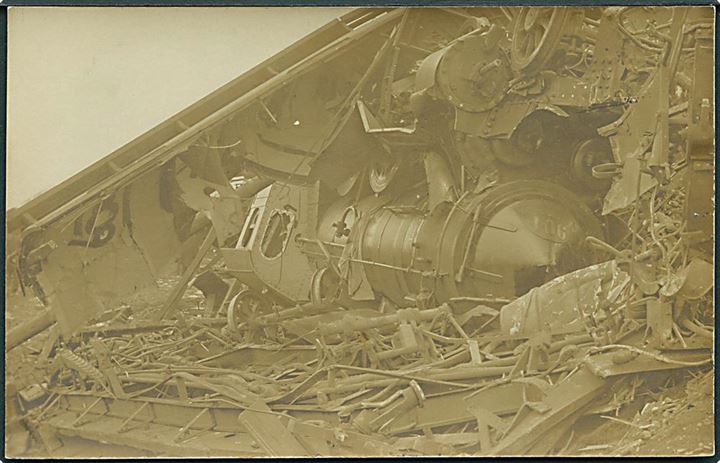 Vigerslev ulykken 1919. Det forulykkede eksprestog P 904. Fotokort u/no. 