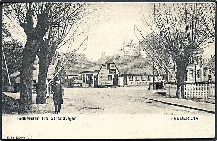 Fredericia. Indkørslen fra Strandvejen. Med Jernbaneoverskæring. Stenders no. 1710. 
