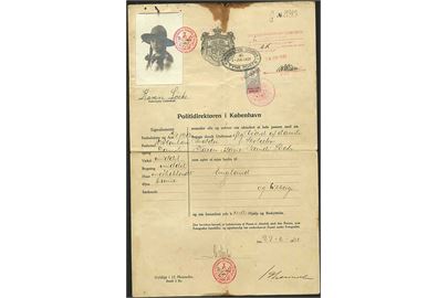 Komplet Pas med billede udstedt af Københavns Politi d. 27.6.1921 med britisk 10 sh. George V Consular Service mærke annulleret British Passport Office / Copenhagen. 