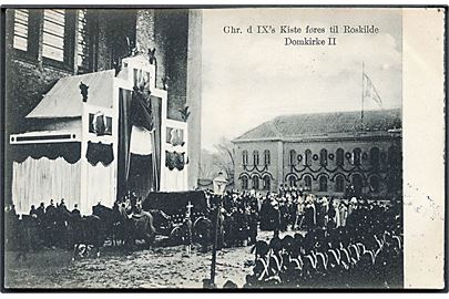 Roskilde, Chr. IX's kiste føres til Roskilde Domkirke. Erh. Flensborg no. 293.