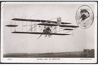 Colonel Cody's flyvemaskine, den britiske hærs første maskine. Bygget og ført af den navnkundige showman og flyvepioner Samuel Franklin Cody som omkom ved et flystyrt i 1913. Rotary no. 1144D. Anvendt 1909. Nusset.