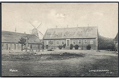 Møen. Landledgaard Mølle. Carl Petersens Boghandel no. 220. 