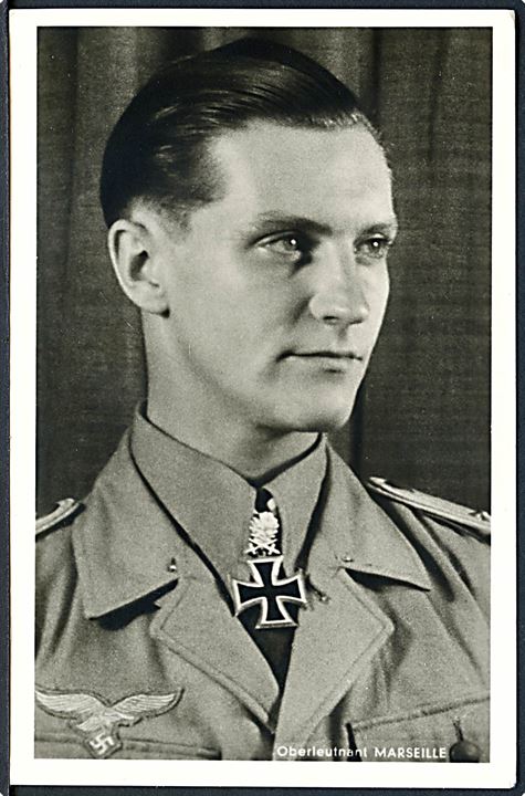 Oberleutnant Marseille, Luftwaffe es også kaldet Stern von Afrika. Nedskød 158 fjendtlige fly under 388 operative flyvninger i bl.a. Nordafrika han omkom ved en flyveulykke d. 26.9.1942.