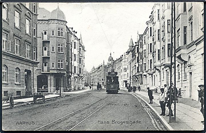 Aarhus, Hans Brogesgade med sporvogn no. 19. Stenders no. 12477. Frankeret med 5 øre Fr. VIII helsagsafklip fra Aarhus 1912 til København.