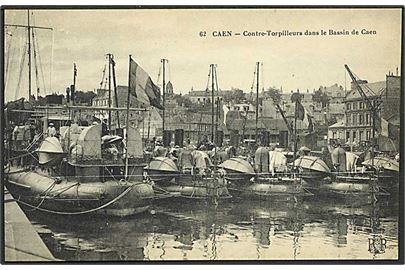 Durandal og andre destroyere i Caen Havn, Frankrig. RR no. 62.