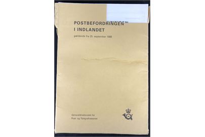 Postbefordring i Indlandet gældende fra 25.9.1988. Tjenestelig oversigt med køreplaner for posttog, postskibe og postkørsler. 168 sider uindbunden i omslag.