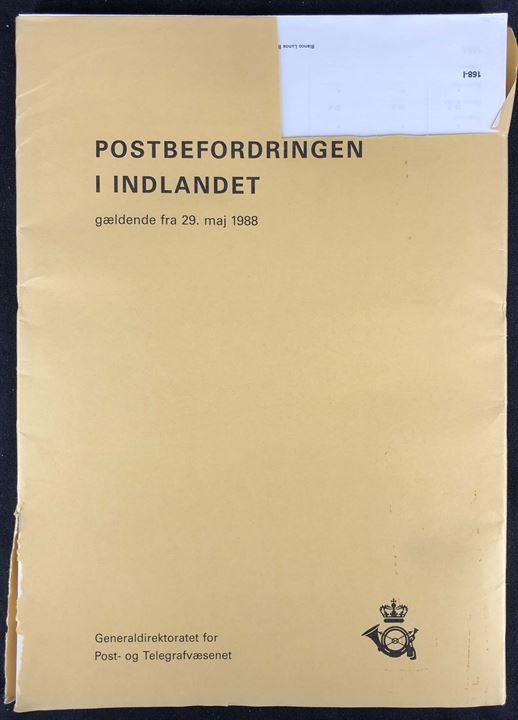 Postbefordring i Indlandet gældende fra 29.5.1988. Tjenestelig oversigt med køreplaner for posttog, postskibe og postkørsler. Uindbunden i omslag.