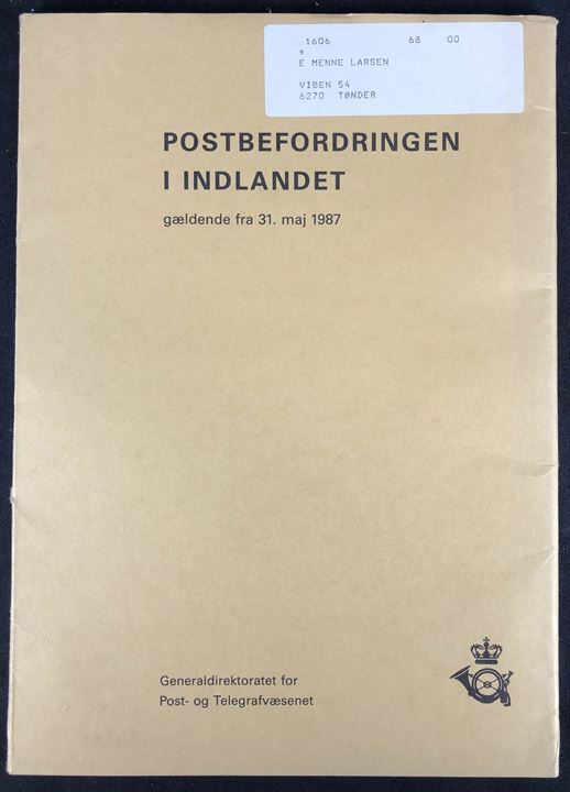 Postbefordring i Indlandet gældende fra 31.5.1987. Tjenestelig oversigt med køreplaner for posttog, postskibe og postkørsler. Uindbunden i omslag.