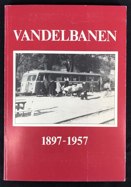Vandelbanen 1897-1957 af Viggo F. Hejlesen & Vigand Rasmussen. Illustreret jubilæumsbog i forbindelse med jernbanens 90 års dag. 128 sider.