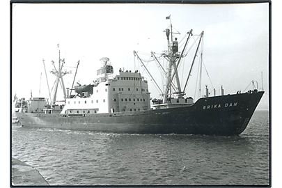 Erika Dan, M/S, J. Lauritzen arktisk forsyningsskib. Fotokort u/no.