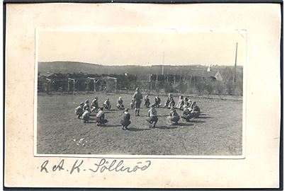 2. Danske Akela Kursus ca. 1924. Spejder førerkursus i Søllerød. Fotografi monteret på papstykke.