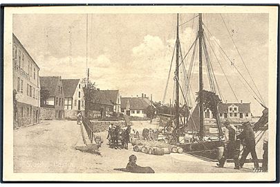 Svaneke, havn med sejlskib. P. Alstrup u/no. Frankeret med 12 øre Bølgelinie annulleret Fra Rønne og København d. 31.87.1926 til Vedbæk.