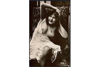 Erotisk postkort. Topløs kvinde. Nytryk Stampa PR 272.  